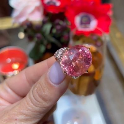 34.0 CT Stunning Pink Aurora Oval Cut Engagement Horizon Ring 