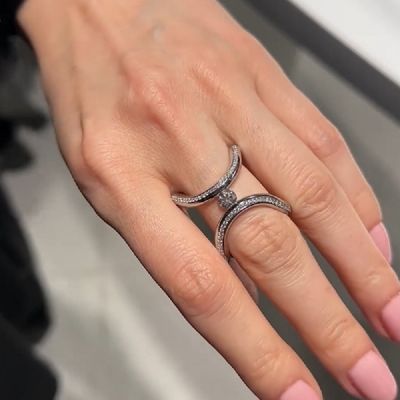 Unique Era Highlights Round Cut Engagement Ring In Sterling Silver