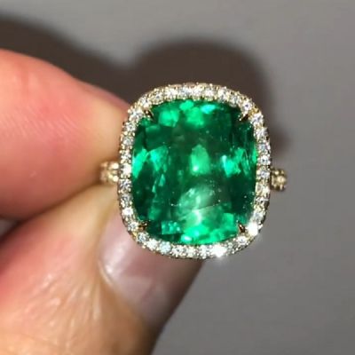 6.2CT Stunning emerald cut emerald Simulated Zircon Halo Ring