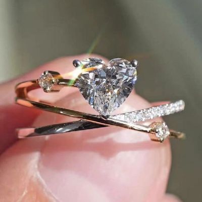 2.0CT Round Gold Heart Shape Zircon Engagement Ring