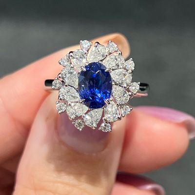 2.25ct Oval Cut Natural Blue Sapphire Zircon In 18K White Gold