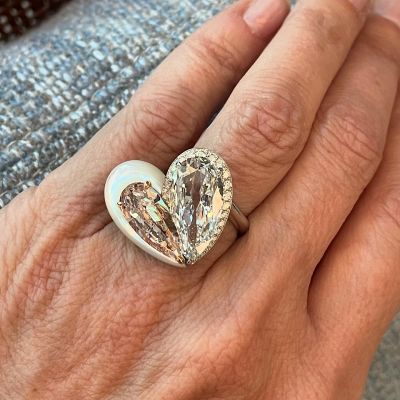 7.13 Carats Pear Cut Pink And White Zircon Hear-shaped Engagement Ring