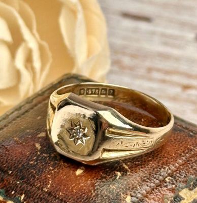 9ct Gold and Zircon Signet Mid-Century Ring