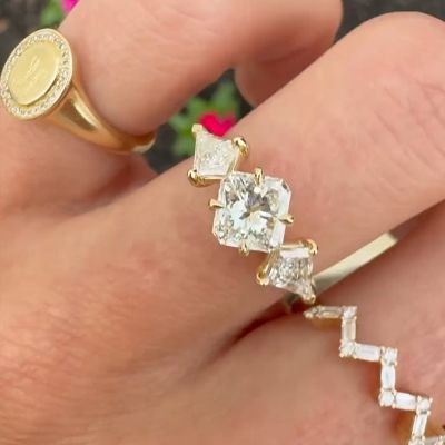 1.5ct Princess Cut White Zircon with two Zircon Side Stones Sterling Silver Plated Wedding Rings