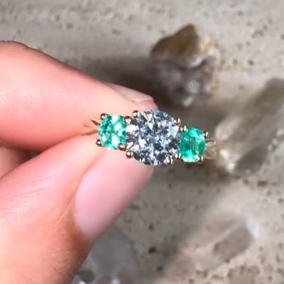 2ct round cut green Zircon with two white side stones sterling silver gold plated ring