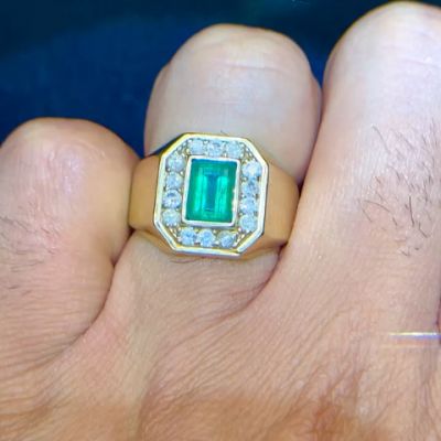 1.5ct emerald-cut emerald sterling silver hand-plated yellow gold ring