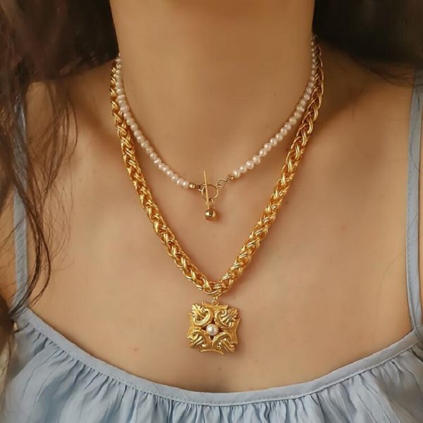 Light Luxury Heavy Weave Twisted Square Totem Pearl Necklace