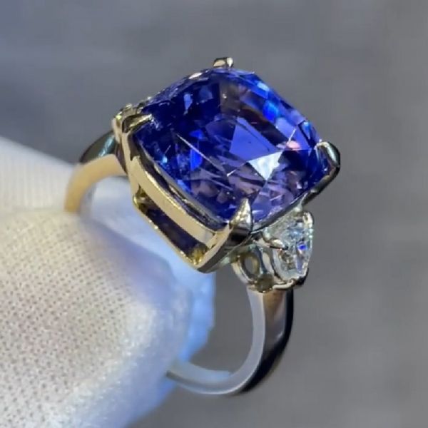 12.25 CT Natural "Color Change" Sapphire Ring