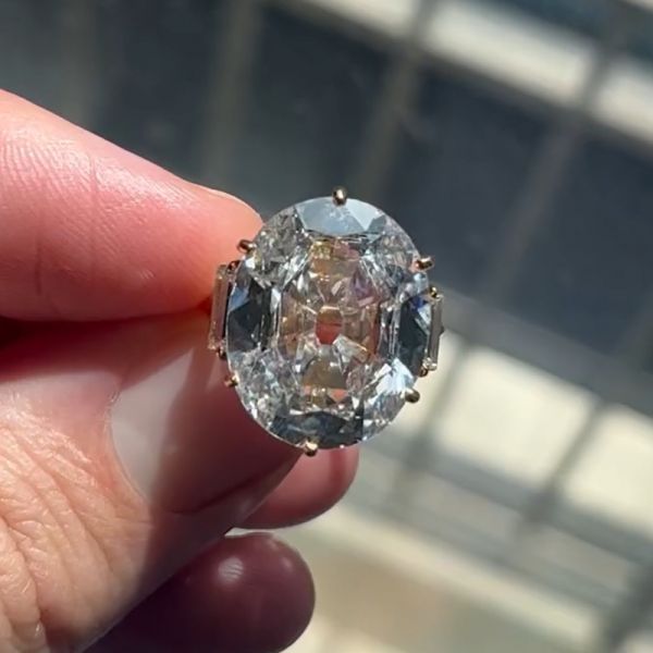 15.60 Carat Stunning Oval Cut Zircon Engagement Ring 