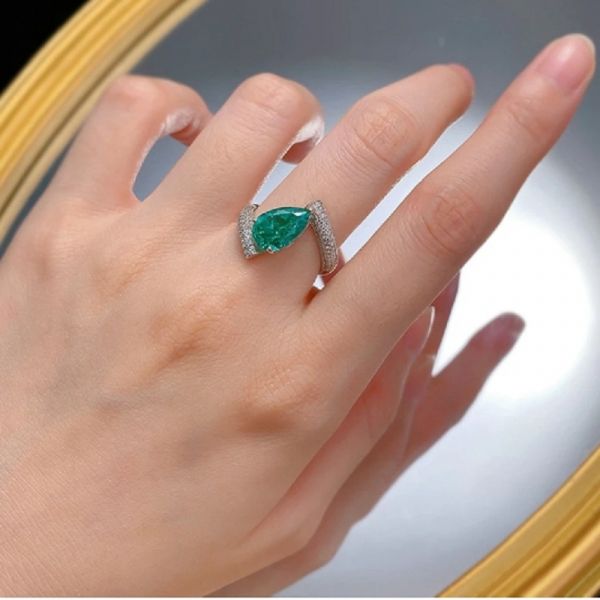 4.7 Carats Zircon Pear Shaped Bluish Green Band Style Engagement Ring