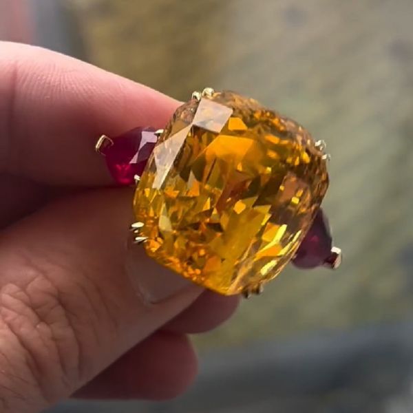 20.20 Carats Emerald Cut Yellow Gold Citrine & Ruby Retro Wedding Ring