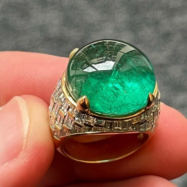 18K Yellow Gold Round Cut Ring with Emerald & Zircon