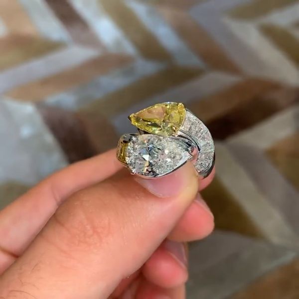 6ct Pear Cut White And Yellow Sapphire Double Stone Engagment Ring
