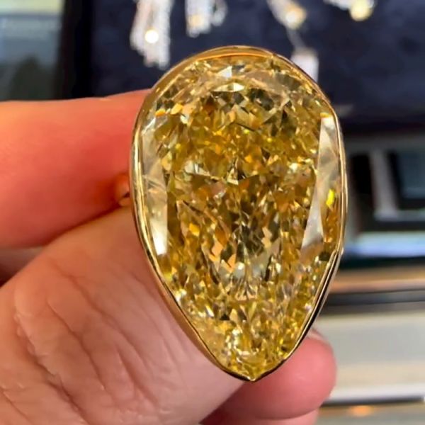 20ct Pear Cut Fancy Yellow Sapphire Solitaire Engagement Ring In Yellow Gold