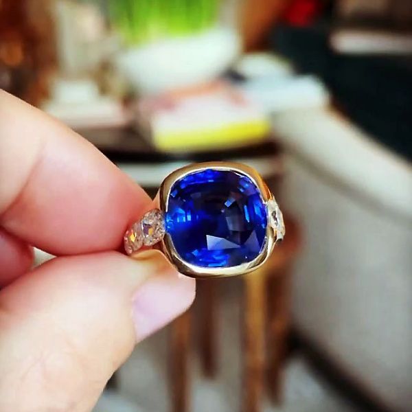 6ct Cushion Cut Blue Sapphire Men's Ring In Gold
