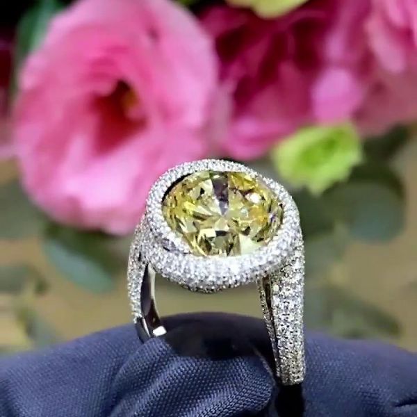 5ct Round Cut Yellow Sapphire Engagement Ring