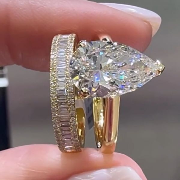 8ct pear cut white Zircon handmade sterling silver plated yellow gold wedding ring set